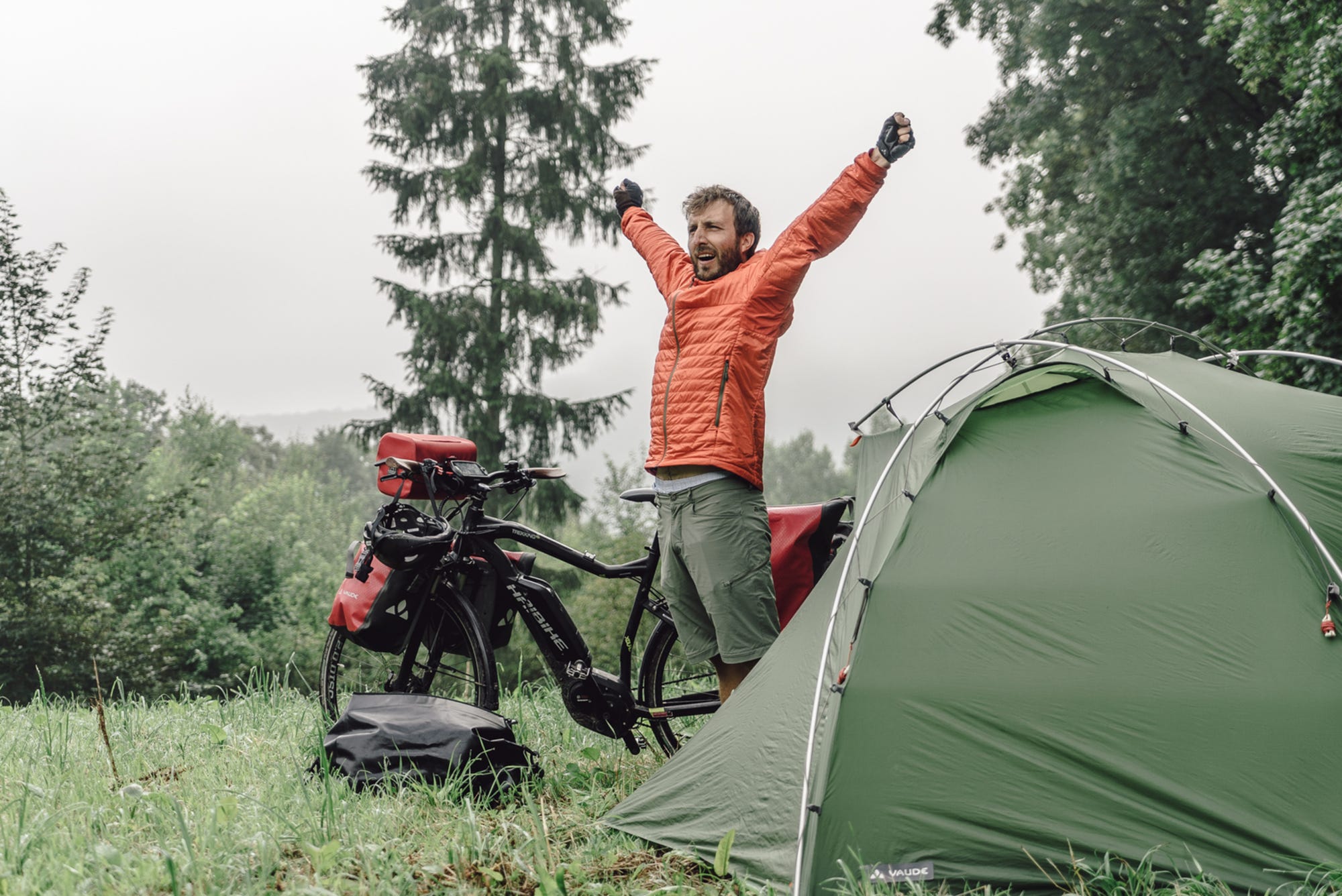 Maximilian Semsch Morgengruß nach einer Nacht im Zelt