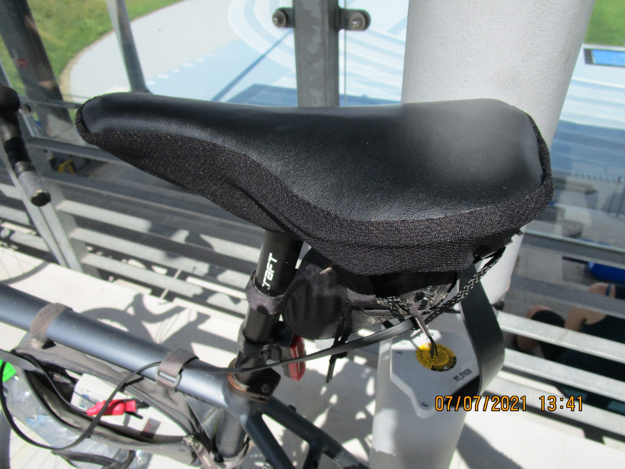 View of the pressure measuring plate on the bicycle saddle