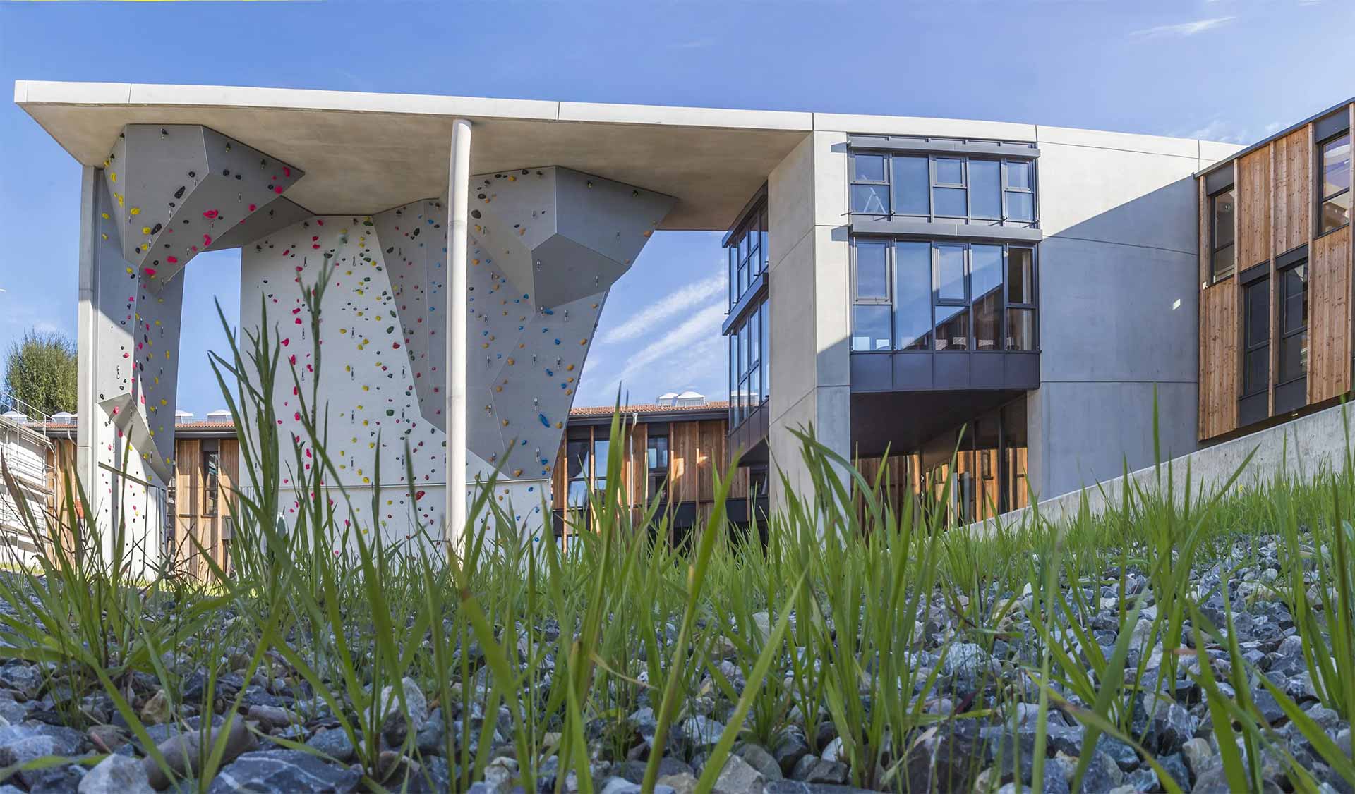 VAUDE Firmengebäude vom Boden fotografiert
