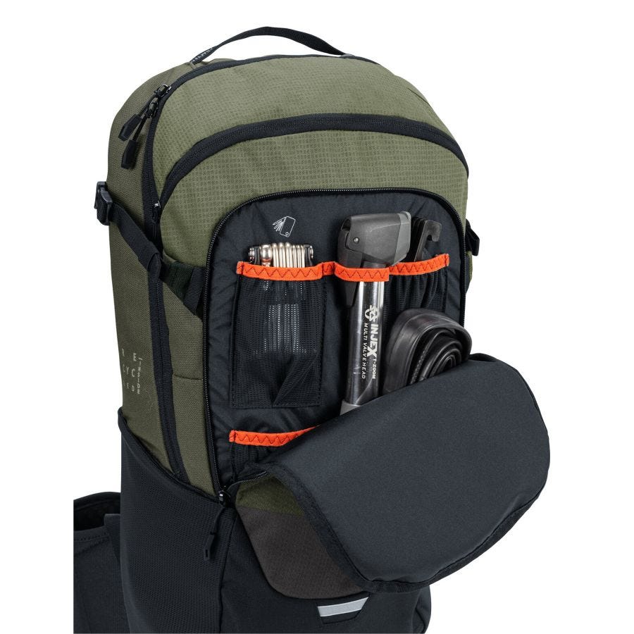 Moab 15 II cycling backpack